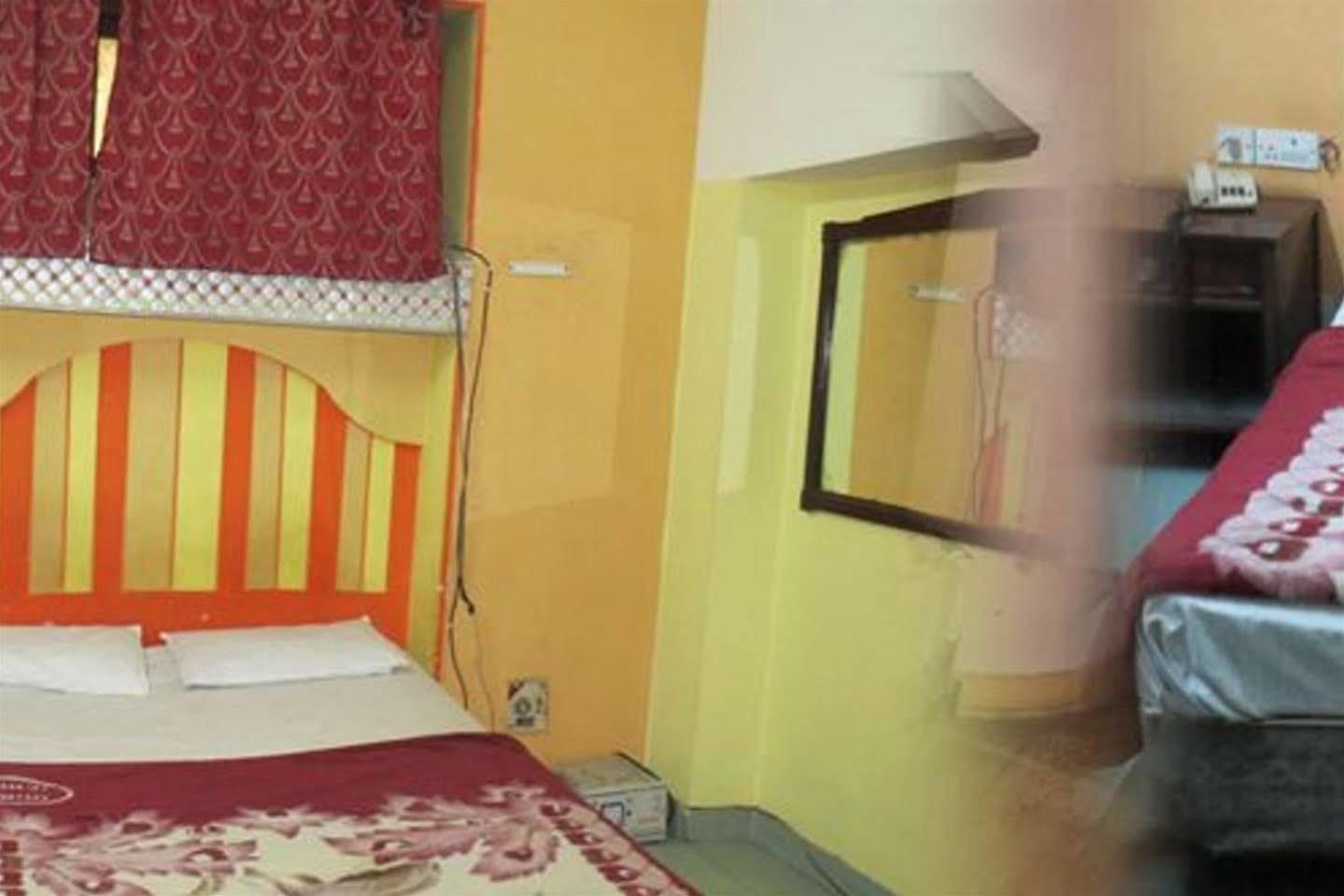Hotel Krishna Palace New Delhi Exterior photo